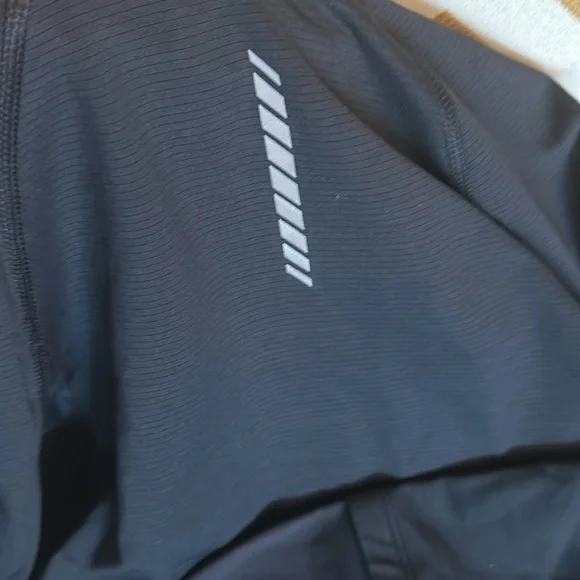 Hoodie  threadeorne under armour(SM) - Picture 13 of 14